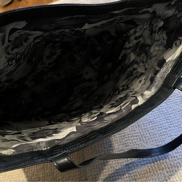 Ted Baker London Tote Shoulder Bag Silver Snakeskin & Black Leather - Picture 10 of 10